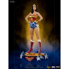 DC Comics - Figurine Wonder Woman Lynda Carter, Deluxe Art Scale