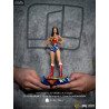 DC Comics - Figurine Wonder Woman Lynda Carter, Deluxe Art Scale