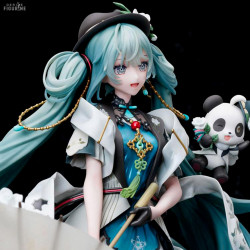Vocaloid - Miku Hatsune...