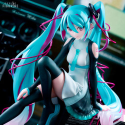 Hatsune Miku x MTV figure