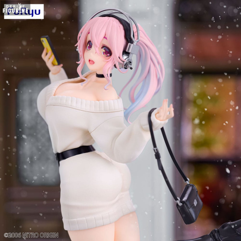 Super Sonico figure Winter...