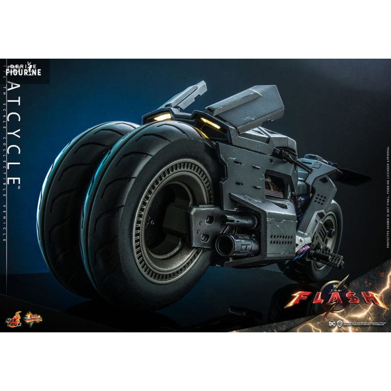 DC Comics, The Flash - Figurine Batcycle, Movie Masterpiece