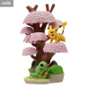 Pokémon - Figurine Environnement Forêt du printemps Chenipan & Pikachu