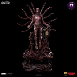 PRÉCOMMANDE - Stranger...