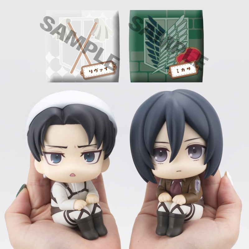 Attack on Titan - Pack figurines Levi Cleaning up & Mikasa Ackerman, Look Up (with gift)