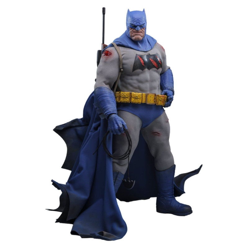 PREORDER - DC Comics, Batman: The Dark Knight Returns - Batman figure (Battle Damaged), Comic Masterpiece