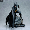 DC Comics, Batman - Figurine Batman sur projecteur, Fantasy Figure Gallery