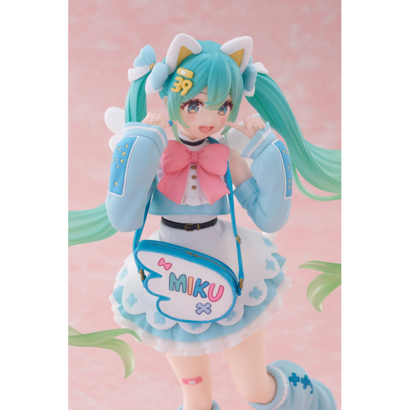 Vocaloid - Hatsune Miku...