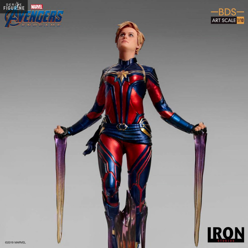 captain marvel figurine