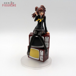 Persona 4: The Ultimate -...